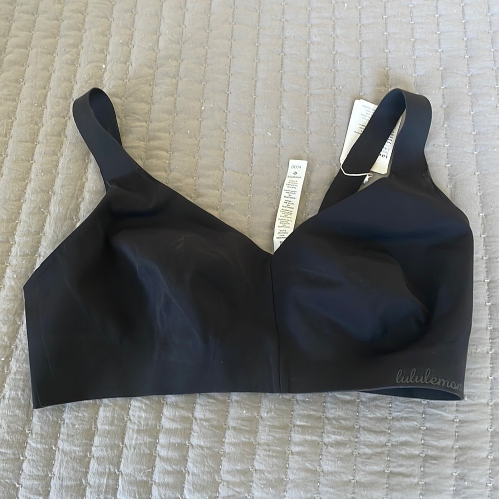 Lululemon NWT Like Nothing Bra in black. Size 34DD